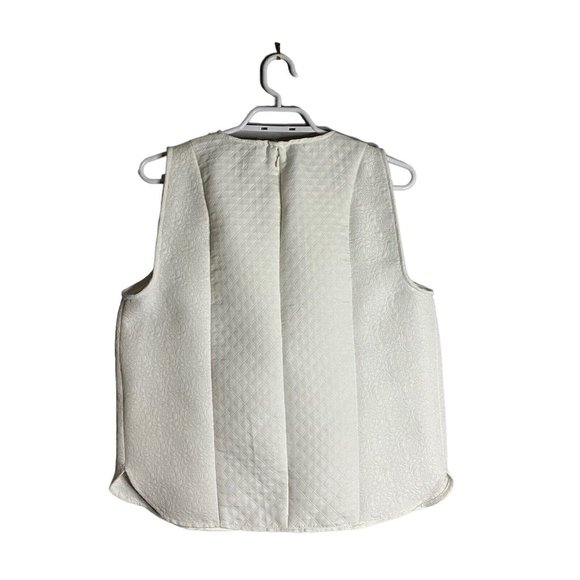 Chaus Women's Off-White Embellished Quilted Sleeveless Top - Picture 4 of 6